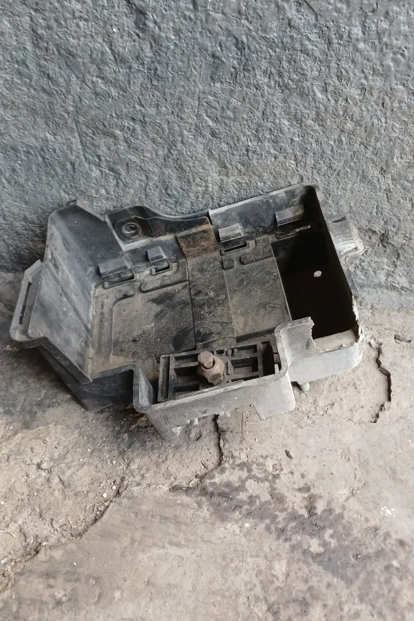 Ford Focus Çıkma Alt Plastik Akü