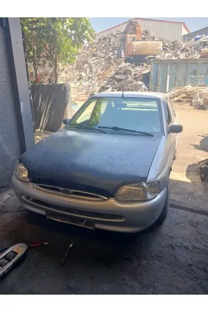 Ford Escort Kaput Menteşesi Çıkma
